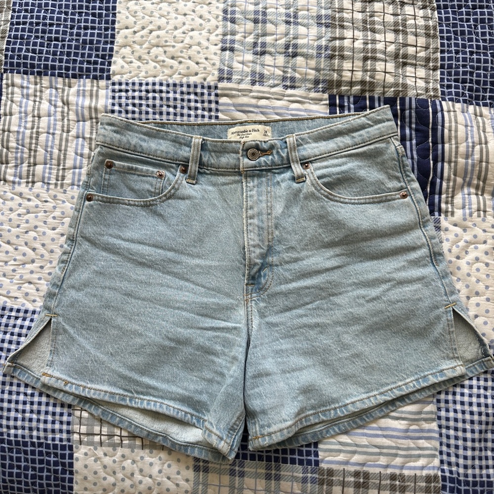 Abercrombie and Fitch High Rise Dad Short
